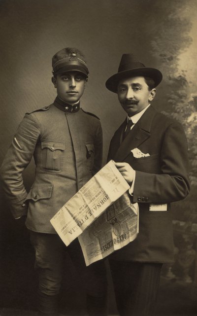 軍服を着た男性と "Giornale d