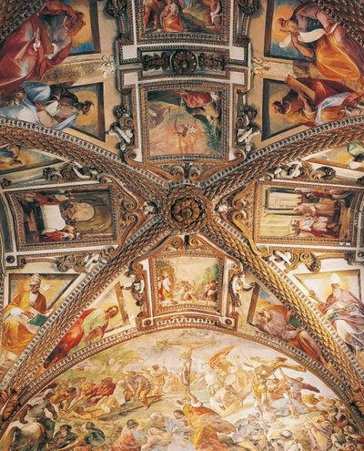 ジョヴァンニ・ランフランコ（1582-1647）作の「磔刑」とジョヴァンニ・ベルナルディーノ・アッツォリーノ（1572-1645）作の「旧約聖書」と「新約聖書」の場面が描かれた長老室の丸天井の詳細、イタリア、カンパニア州ナポリ、サン・マルティーノのチェルトーサ。 作： Giovanni Lanfranco
