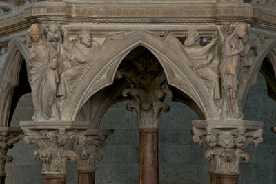 サンタンドレア教会の説教壇、1298年～1301年頃（大理石製 作： Giovanni Pisano