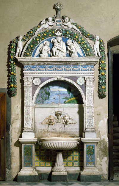 ジョヴァンニ・デッラ・ロッビア（1469-1529）による大理石とテラコッタで作られた高浮き彫りのデコール・ファウンテン（1498年）。フィレンツェ、サンタ・マリア・ノヴェッラの聖具室 作： Giovanni della Robbia