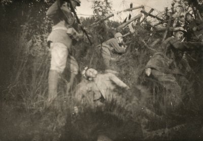 第一次世界大戦中のカルソの塹壕での攻撃のシミュレーション 作： Giuseppe Gentilini