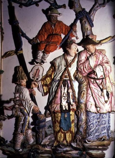 中国の夫婦と遊んでいる子供たちの人形を描いたサロンチノ（チャイニーズルーム）の詳細1769（磁器）（93237、93239も参照） 作： Giuseppe Gricci