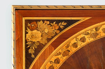 フローラルターシア（木製）のトップテーブル 作： Giuseppe Maggiolini