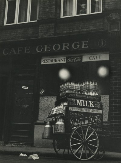 1950年代のロンドンの街並み 作： Godfrey Macdominic