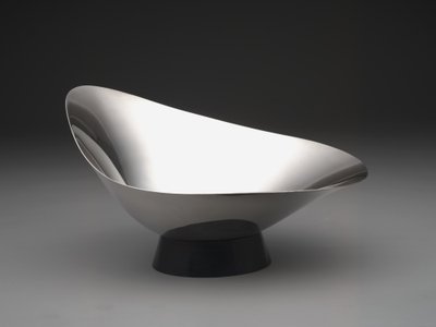 モダンな「デコレータ」ボウル、1959年頃（シルバープレートとプラスチック） 作： Gorham Manufacturing Company
