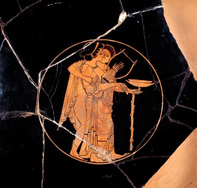 古代ギリシャ。赤い人物が描かれたカップペディウスの画家（紀元前6世紀後半）の作品とされる陶器 紀元前510～500年 パリ、ルーヴル美術館所蔵 作： Greek