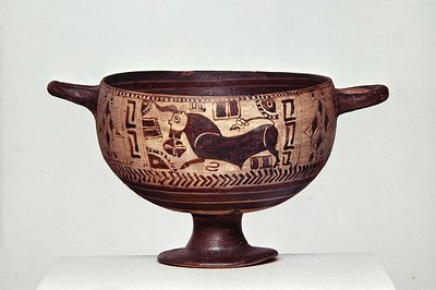 黒像のコタイル、紀元前600～500年頃（陶製）（307545、307546も参照） 作： Greek