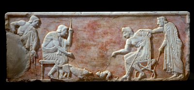 ギリシャ美術。犬と猫を興奮させる二人の若者を表現したクーロス像の台座 - 大理石のレリーフ・ストッキング、紀元前510～500年 - Athenes, archeological museum - 犬と猫と戯れる二人の若者 - 白大理石のレリーフ（クーロス像の台座）、紀元前510～500年 - N 作： Greek