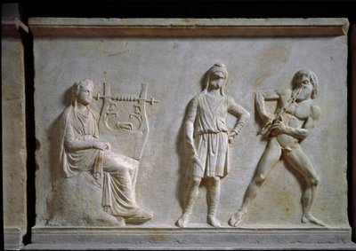 ギリシア美術：アポロとマルシアス（アウロスと竪琴を弾く）の音楽競争。紀元前320年頃、大理石に彫られた低レリーフ。国立考古学博物館、アテネス（ギリシャ 作： Greek