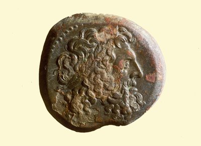 ゼウスの頭を持つヘレニズム時代の硬貨（金属） 作： Greek