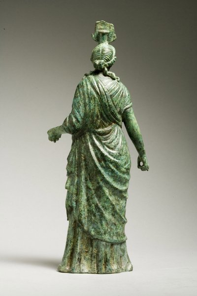 ヘレニズム時代の紀元前1世紀、紀元前1世紀紀元前1世紀のイシスフォルトゥナ像の後姿（ブロンズ）（正面図は270388を参照） 作： Greek