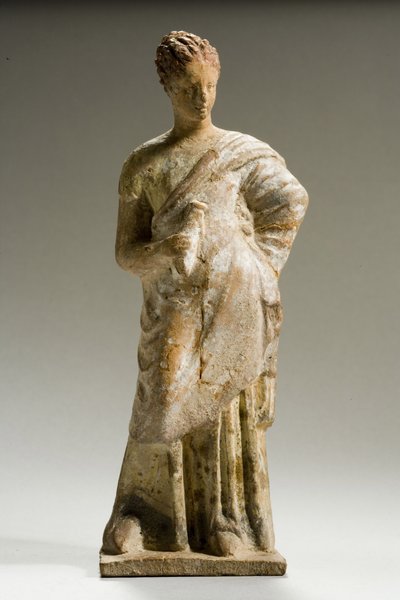 女性の小像、ヘレニズム時代、紀元前3世紀頃（テラコッタ） 作： Greek