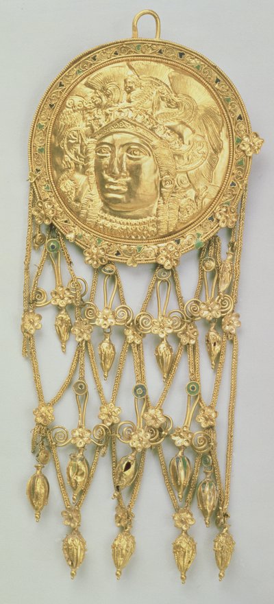 アテナパルテノスの頭を持つペンダント（ゴールドとエナメル） 作： Greek School