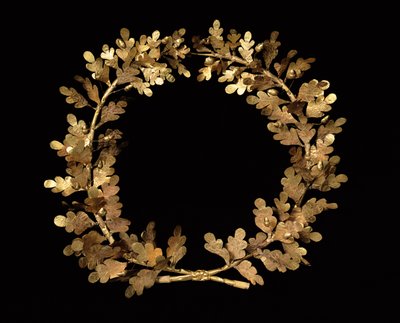 オークの葉とドングリのリース、紀元前350〜300年頃（金） 作： Greek School