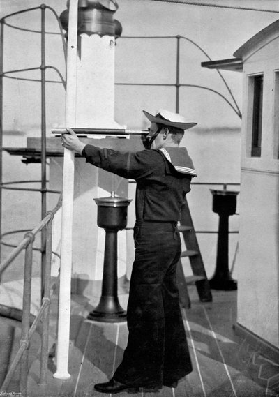 1896年にイギリスの軍艦の橋を見渡す。 作： Gregory and Co