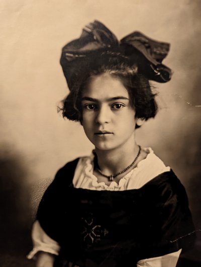 フリーダ・カーロ、6月15日 作： Guillermo Kahlo