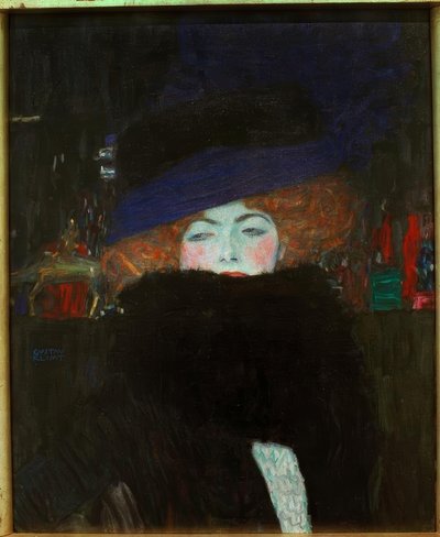 帽子と羽毛製の襟巻の女性 作： Gustav Klimt