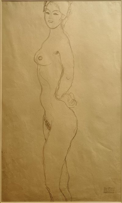 左側に立っている女性のヌード、手を... 作： Gustav Klimt