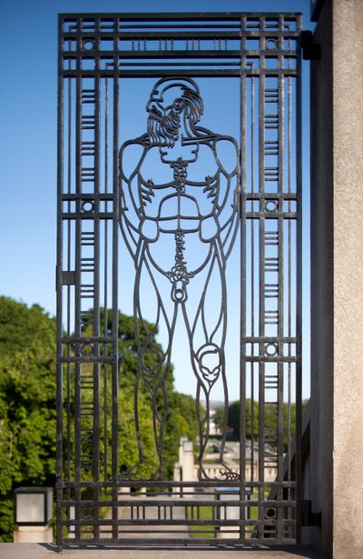 彫刻公園の入口ゲート（鉄） 作： Gustav Vigeland
