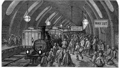 労働者の列車」。ギュスターヴ・ドーレとブランシャール・ジェロルド・ロンドンより：A Pilgrimage London 1872年。この絵は、1863年に開通したメトロポリタン（地下鉄）鉄道のガワー・ストリート駅に停車中の蒸気機関車。朝の電車に乗ろうと急ぐ労働者たち。 作： Gustave Dore
