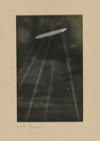 [ロンドン上空でのドイツ軍飛行艇撃墜] 作： H. Scott Orr