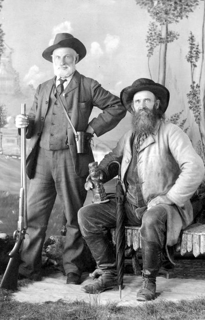 リチャードメイナードとキャプテンニュートンH.チッテンデン、1875年頃（bw写真） 作： Hannah Maynard