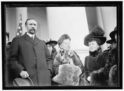 Miss Belva Ann Lockwood, with Senator Southerland   1452835   ja       japanese Successfully Translated  Original: Premiere Position du Salut Translat: Premiere Position du Salut 1435226 ja japanese Successfully Translated Original: A Moroccan Goat Herd (o 作： Harris & Ewing
