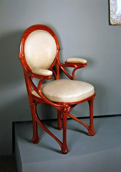 椅子、1898年頃（クルミ） 作： Hector Guimard