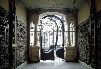 パリ16区のフォンテーヌ通り14番地にあるベランジェ城の入り口の様子（写真 作： Hector Guimard