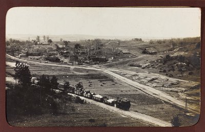 第一次世界大戦：「1914年から1916年にかけてのドイツ軍侵攻時のウクライナ」。貨物列車(白黒写真) 作： Heldenfriedhof Dsessentniki (attr. to)