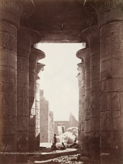 テーベ、ラムセスム神殿、ハイポスタイルホールの内部、1870年代。 作： Georges Henri Bechard