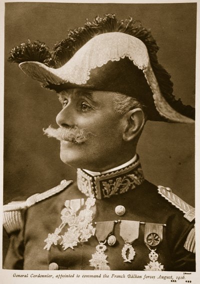 コルドニエ将軍、フランスのバルカン半島軍の指揮官に任命される 作： Henri Manuel