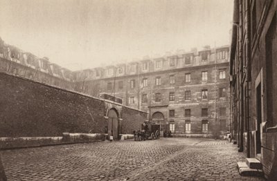 パリ：サン＝ラザール監獄内法廷（モノクロ写真） 作： Henri Manuel