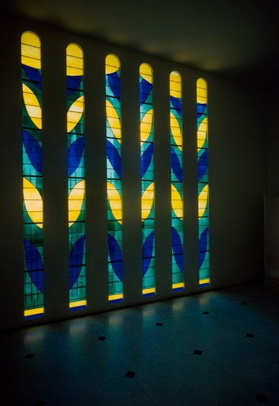 マティス礼拝堂としても知られるロゼール礼拝堂のステンドグラス 作： Henri Matisse