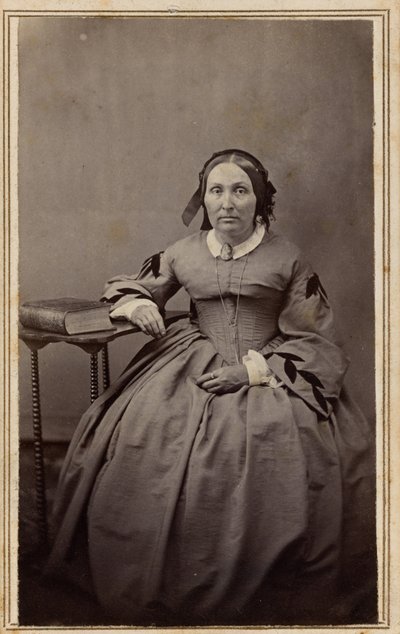 女性の肖像、1860年代（写真） 作： ヘンリエッタ・M・ハート