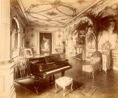 ロンドン、グロブナー プレイス 17 番地のボールルーム、1890 年。 作： Henry Bedford Lemere