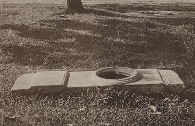セイロンの荒廃した都市: パンドゥ オルア (白黒写真) 作： Henry W. Cave