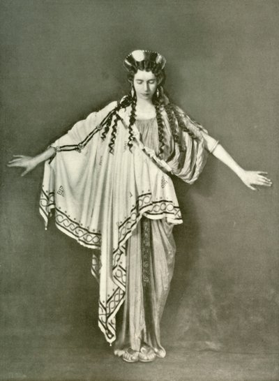 アテネのファッション女性BC 600-468、1924年。 作： Herbert Norris