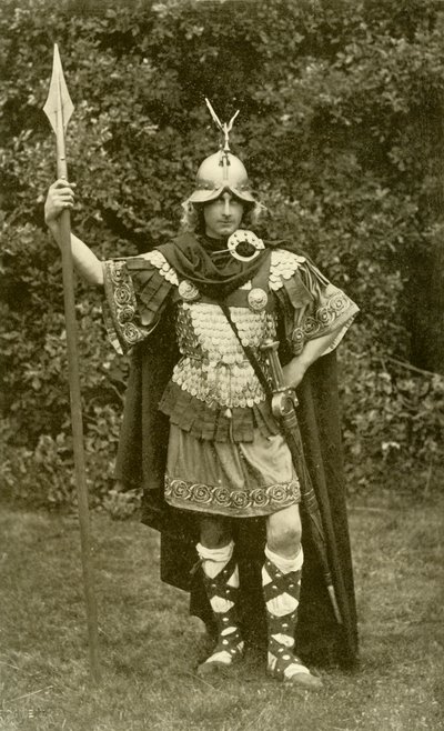 アーサー王を表すイギリスのチーフテンの衣装、西暦6世紀、1924年 作： Herbert Norris