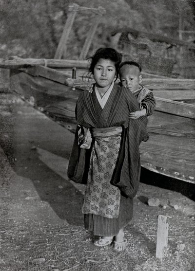 漁師の子供たち（モノクロ写真 作： Herbert Ponting