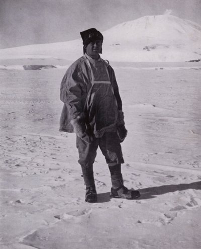 南進する前のスコット船長（モノクロ写真 作： Herbert Ponting