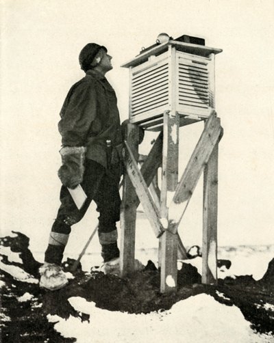 記録される日光の最初の光線を見ているウィルソン博士、c1911、1913 作： Herbert Ponting