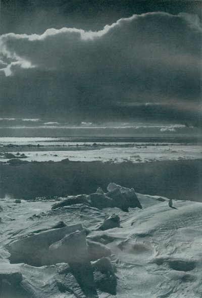 パックの夕景、c19101913、1913 作： Herbert Ponting