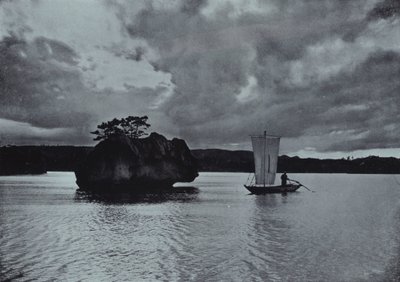 瀬戸内海の夕べ（モノクロ写真 作： Herbert Ponting