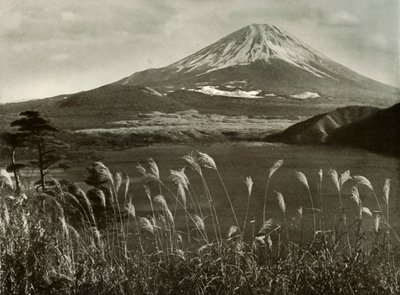 富士とカイアグラス、1910年。 作： Herbert Ponting