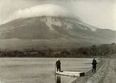 三日月湖からの富士、1910年。 作： Herbert Ponting