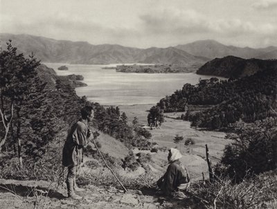 1920年代の日本。河口湖（モノクロ写真 作： Herbert Ponting