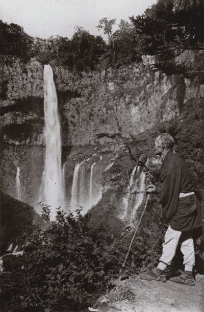 華厳の滝（モノクロ写真 作： Herbert Ponting
