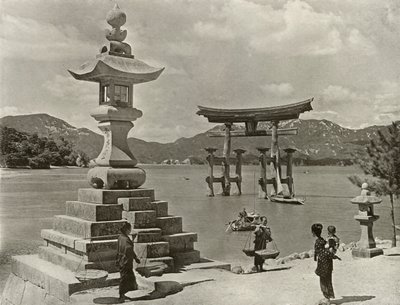 宮島、1910年。 作： Herbert Ponting