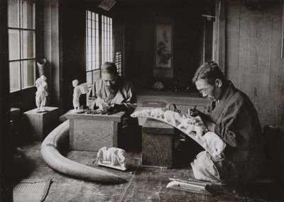 アイボリーカーバーズ（モノクロ写真 作： Herbert Ponting